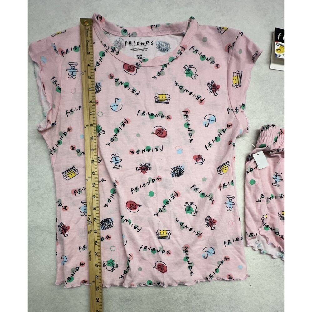 Friends TV Show Womens Pajama Set Size Small Pink Tee Shorts Socks Sleep Set - Picture 4 of 9